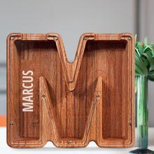 Load image into Gallery viewer, 刻字字母胡桃木存钱罐B2BCBS4497A-B2BCBS4497Z