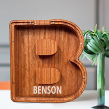 Load image into Gallery viewer, 刻字字母胡桃木存钱罐B2BCBS4497A-B2BCBS4497Z
