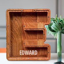 Load image into Gallery viewer, 刻字字母胡桃木存钱罐B2BCBS4497A-B2BCBS4497Z
