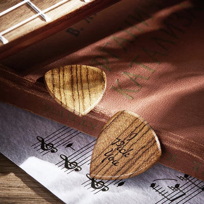 定制-一处刻字木制吉他拨片-CYQ196