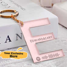 Load image into Gallery viewer, 定制设计器-字母音轨钥匙扣SKL578-张冕琳
